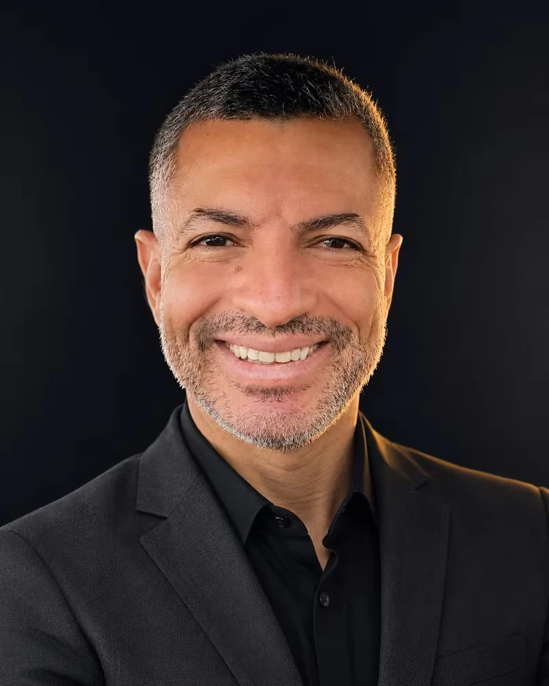 Edmar Santos — consultor de presença digital e automação com IA em Balneário Camboriú